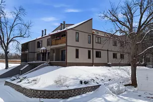 326 10th Ave S, Fargo,  58103 - Photo 3