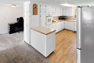 2864 Aglen St, Roseville, MN 55113 - Photo 7