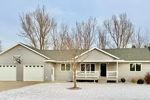 102 Jean St, Tyler, MN 56178 - Photo 3