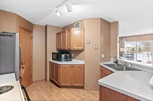 2209 E 117th Street E, Burnsville, MN 55337 - Photo 7