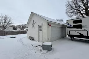 817 W Lincoln Ave, Fergus Falls, MN 56537 - Photo 57