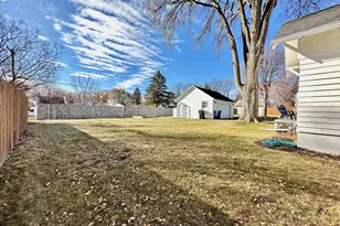 817 W Lincoln Ave, Fergus Falls, MN 56537 - Photo 7