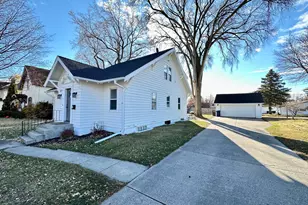 817 W Lincoln Ave, Fergus Falls, MN 56537 - Photo 5