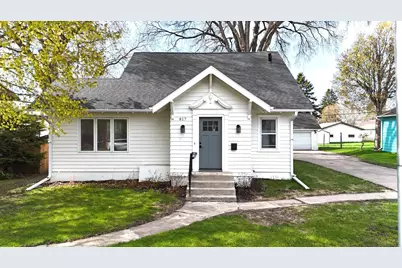 817 W Lincoln Avenue, Fergus Falls, MN 56537 - Photo 1