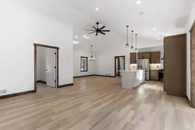 1422 Creekwood Drive, New Richmond, WI 54017 - Photo 9