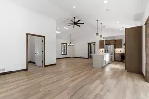 1422 Creekwood Dr, New Richmond, WI 54017 - Photo 9