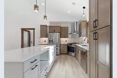 1422 Creekwood Drive, New Richmond, WI 54017 - Photo 5