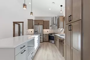 1422 Creekwood Dr, New Richmond, WI 54017 - Photo 5