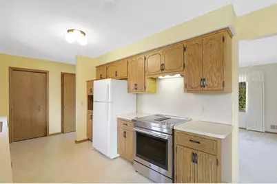 7042 Ewing Avenue N, Brooklyn Center, MN 55429 - Photo 9