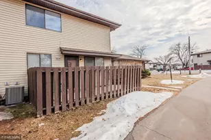 6404 84th Ct N, Brooklyn Park, MN 55445 - Photo 3