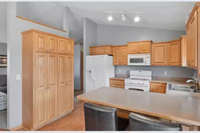 310 Art Street NW, New Prague, MN 56071 - Photo 9