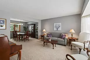 15621 Highview Dr, Apple Valley, MN 55124 - Photo 7