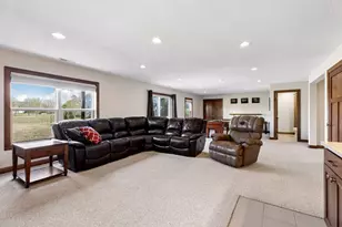 1289 Eagle Point Dr, Eagan, MN 55123 - Photo 41