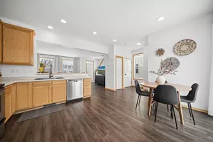 1987 Clover Ridge Dr, Chaska, MN 55318 - Photo 15