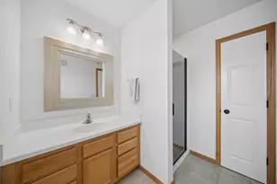 1987 Clover Ridge Dr, Chaska, MN 55318 - Photo 9