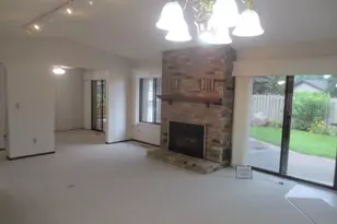 1160 Black Oaks Ln N, Plymouth, MN 55447 - Photo 5