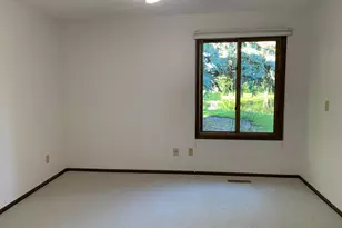 1160 Black Oaks Ln N, Plymouth, MN 55447 - Photo 11