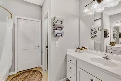 9105 Lexington Ave N #B, Blaine, MN 55014 - Photo 11