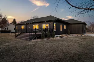 1602 26th St SW, Austin, MN 55912 - Photo 9