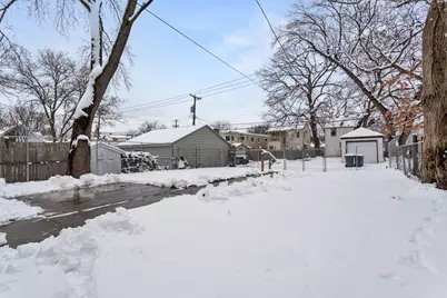 3550 Queen Avenue N, Minneapolis, MN 55412 - Photo 9