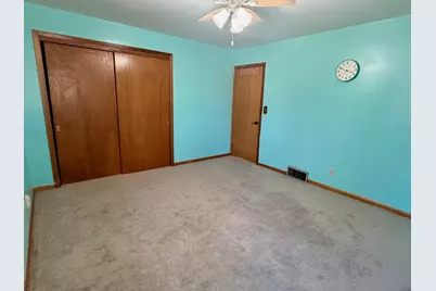 1025 Pershing Boulevard, Worthington, MN 56187 - Photo 15