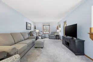 2277 Floral Dr, White Bear Lake, MN 55110 - Photo 3