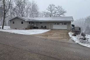 21824 Douglas Ave, Albert Lea, MN 56007 - Photo 1