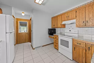 38558 Grand Ave, North Branch, MN 55056 - Photo 9