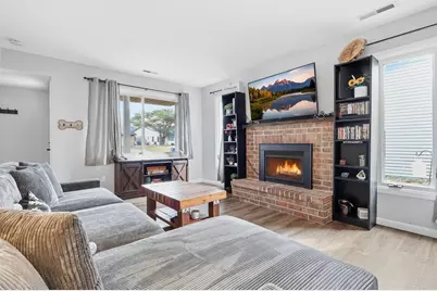 4673 Jackstone Point, Eagan, MN 55122 - Photo 3