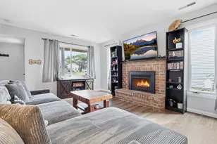 4673 Jackstone Point, Eagan, MN 55122 - Photo 3