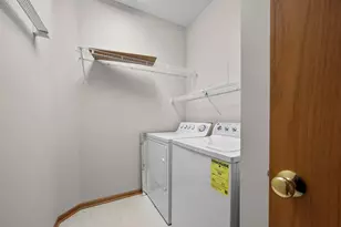 8867 Preserve Pl, Savage, MN 55378 - Photo 23