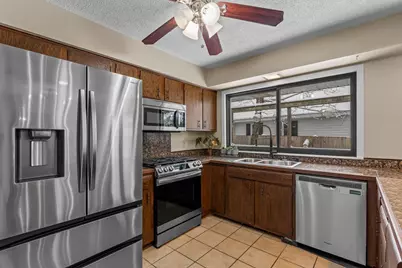 396 Thompson Avenue W, West Saint Paul, MN 55118 - Photo 15