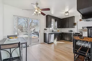 2068 Longview Dr, New Brighton, MN 55112 - Photo 7