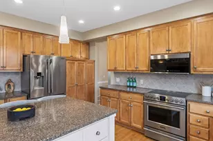 7428 Bent Bow Trail, Chanhassen, MN 55317 - Photo 11