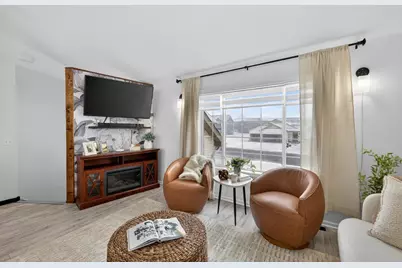 212 Keystone Drive NE, Pine Island, MN 55963 - Photo 5