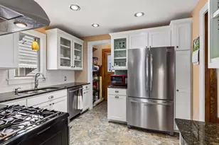 782 Rose Ave E, Saint Paul, MN 55106 - Photo 11