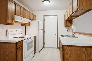 2706 Brookdale Ln, Brooklyn Park, MN 55444 - Photo 9