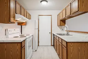 2706 Brookdale Ln, Brooklyn Park, MN 55444 - Photo 7