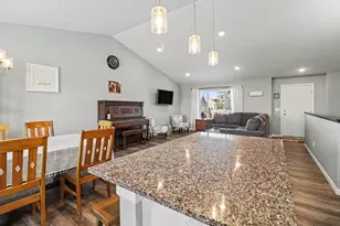 913 Mulberry Ave NE, Montgomery, MN 56069 - Photo 5