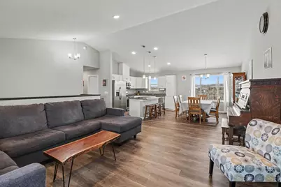 913 Mulberry Avenue NE, Montgomery, MN 56069 - Photo 3