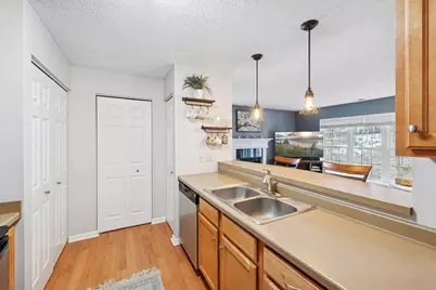 5970 Chasewood Parkway #201, Hopkins, MN 55343 - Photo 9