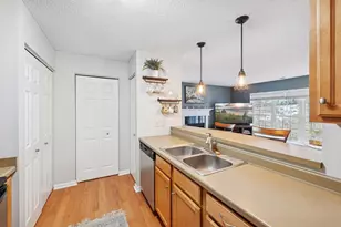 5970 Chasewood Pkwy, Hopkins, MN 55343 - Photo 9