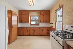 1070 Dale St N, Saint Paul, MN 55117 - Photo 5