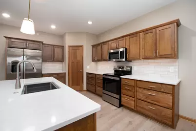 3116 Bassett Drive, Mankato, MN 56001 - Photo 7