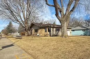 979 S Prairie Ave, Fairmont, MN 56031 - Photo 45