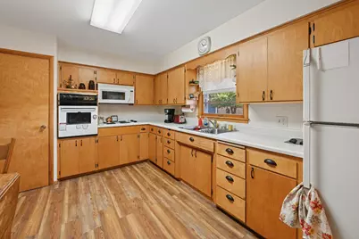 1003 N Renville Street, Winthrop, MN 55396 - Photo 3