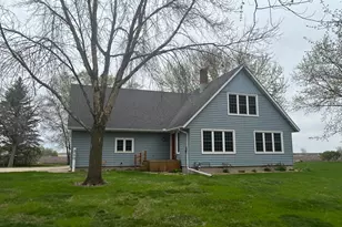 310 1st Ave NE, Trimont, MN 56176 - Photo 1