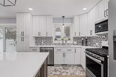 2129 Arkwright Street, Maplewood, MN 55117 - Photo 3