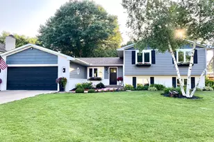 2129 Arkwright St, Maplewood, MN 55117 - Photo 1