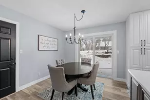 2129 Arkwright St, Maplewood, MN 55117 - Photo 7